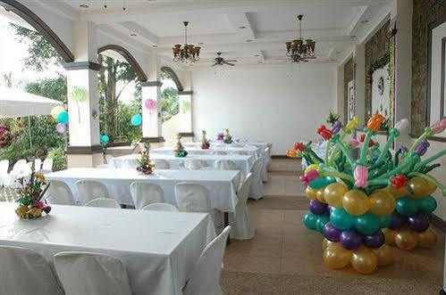 Davao Eagle Ridge Resort Экстерьер фото
