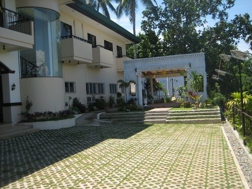 Davao Eagle Ridge Resort Экстерьер фото